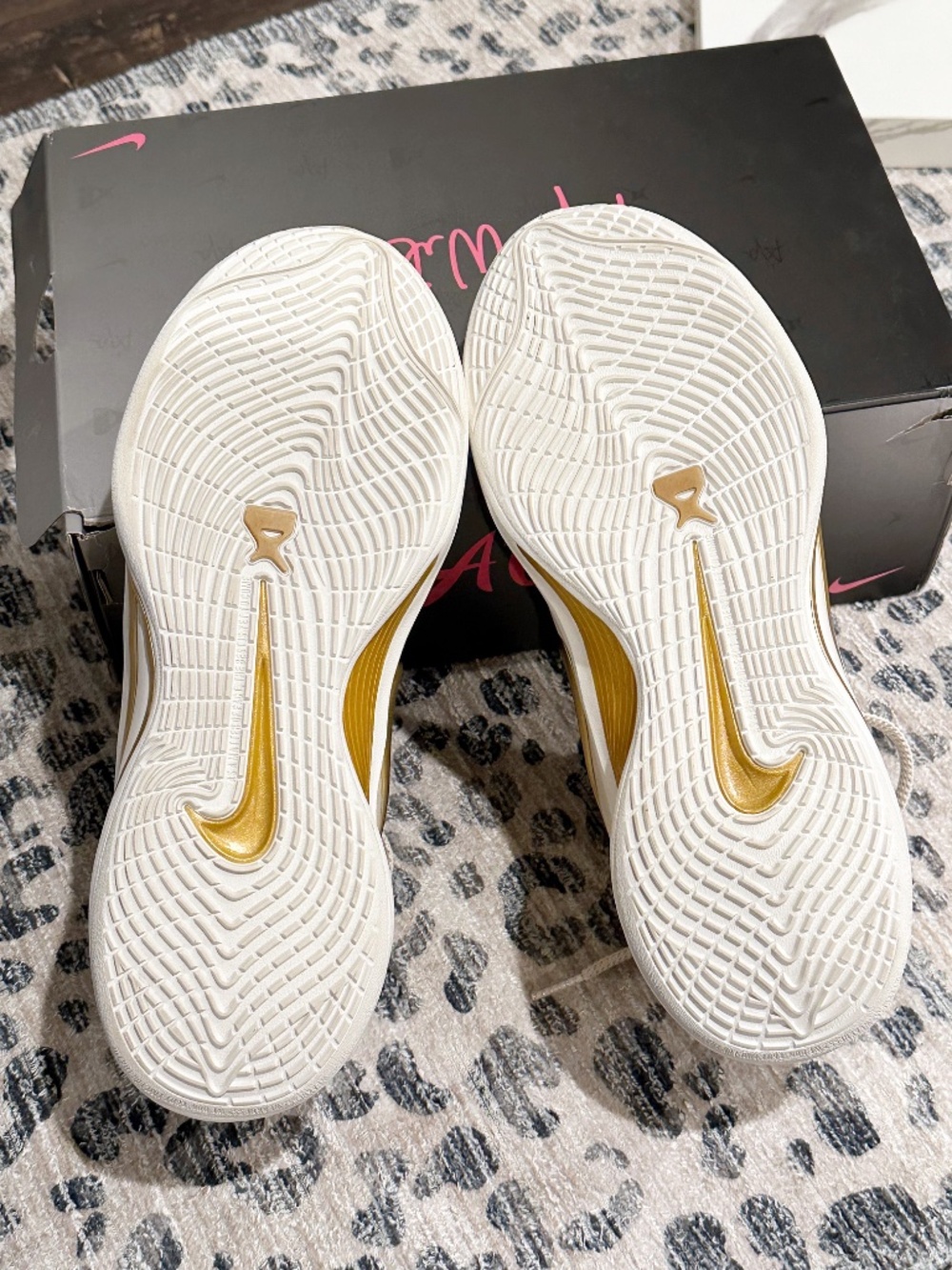 Nike A'One Basketball Shoes Sail/Metallic Gold Size 9 - Picture 7 of 10